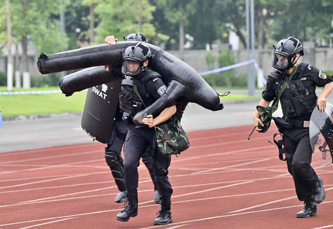 埋头苦干：欧美军事顾问撤退卢旺达军采用中国技术终结ISIS